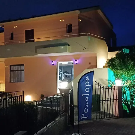 Penelope Apartment Hotel-3
